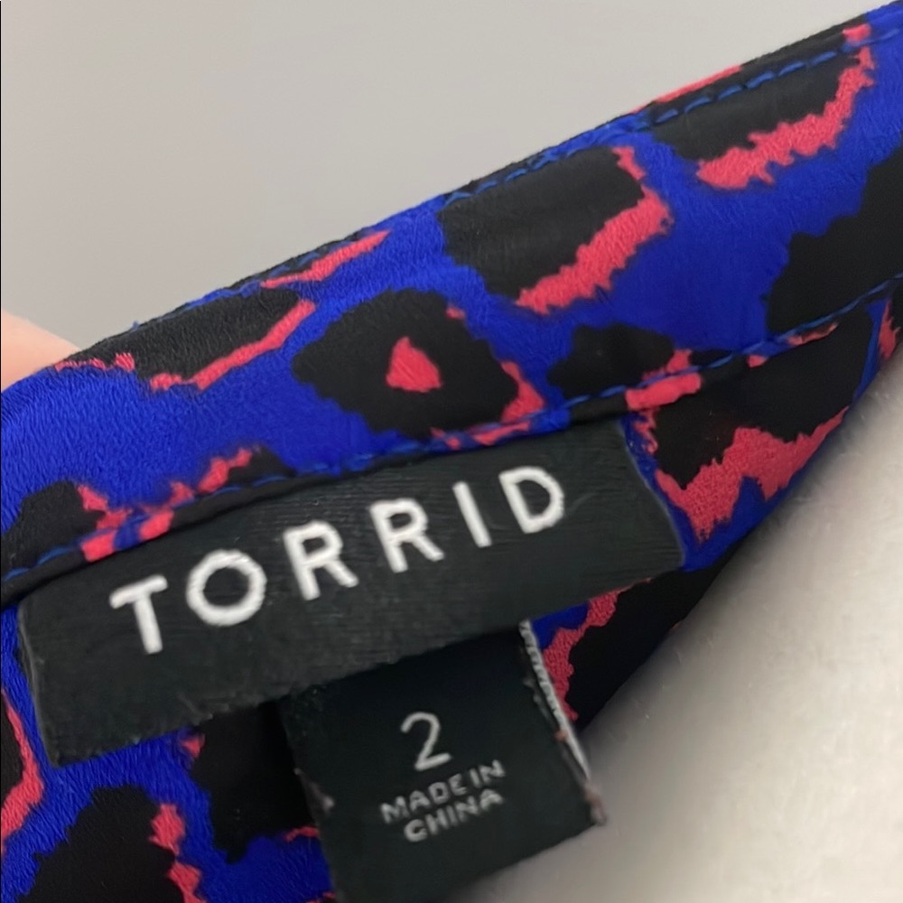 Torrid Blue and Black Relaxed Blouse with Notched Collar - Picture 2 of 4